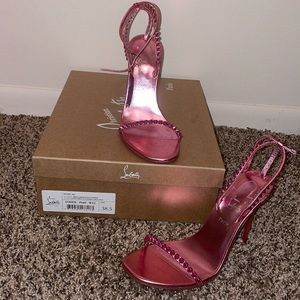 So me 100 pink red bottoms 😍38.5 = 7.5 in women